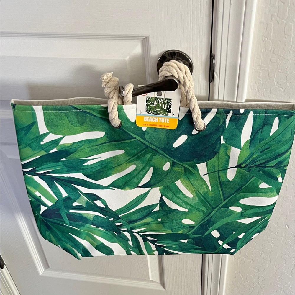 Tropical Green Leaf Beach Tote with Rope Handles | NWT